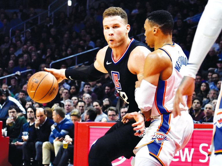 Clippers try  to stay in  playoff hunt