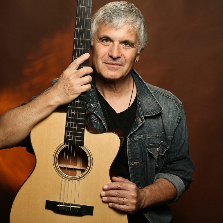 Laurence Juber plays Boulevard Music this week